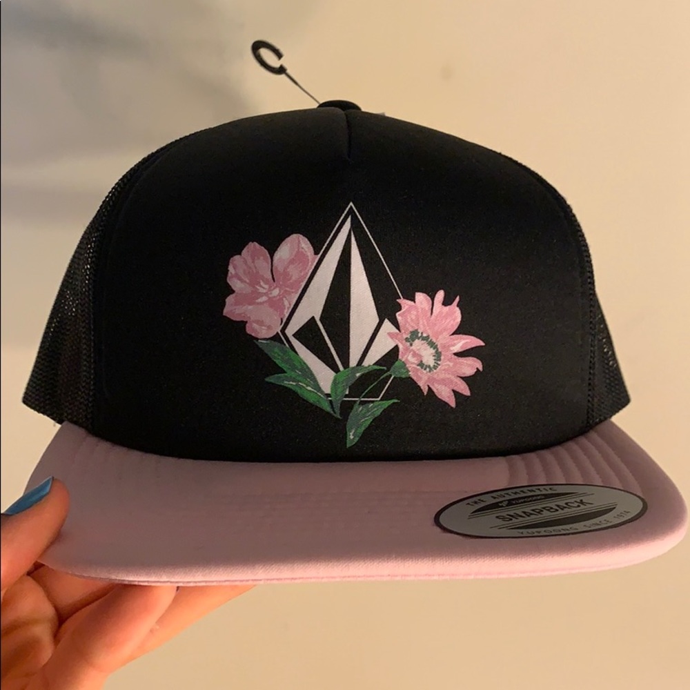 Brand new volcolm hat